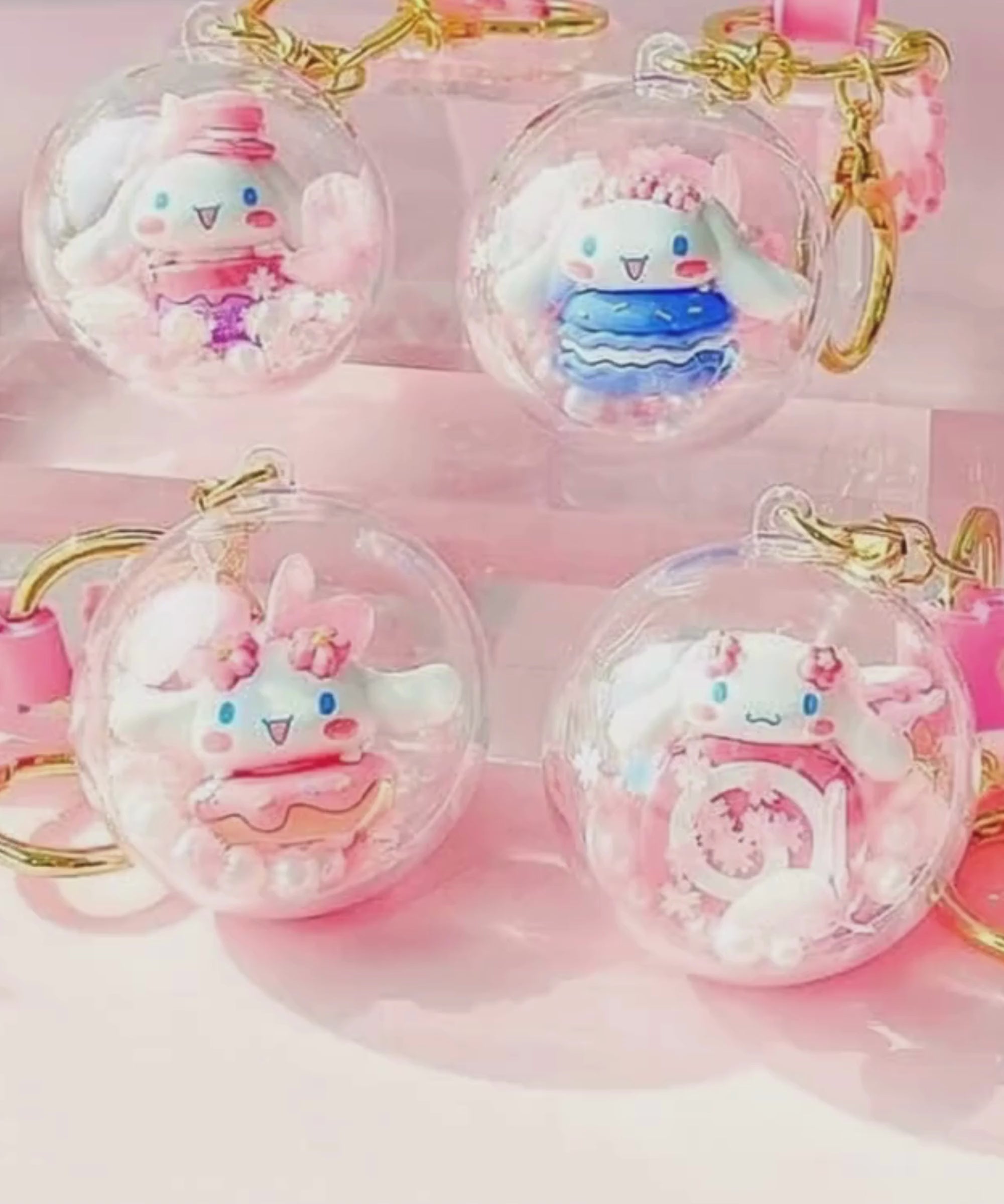 Cinnamoroll shaker keychain with floating beads moving inside clear round charm